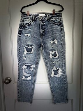 Kancan distressed denim jean size 9/28